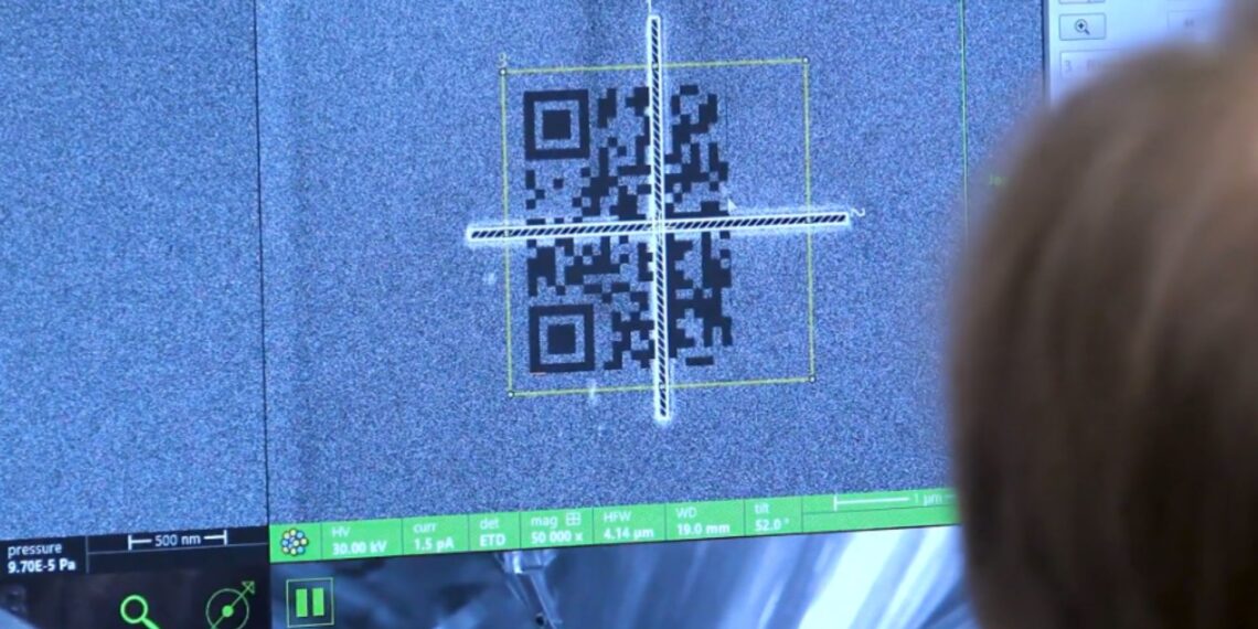 Neįtikėtina technologija: 2 TB duomenų – vos viename lape su mikroskopiniu QR kodu