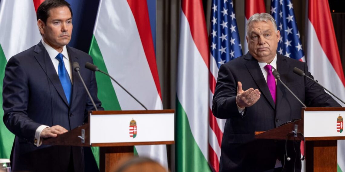 Prieš rinkimus – skambūs žodžiai: Rubio liaupsina Orbaną