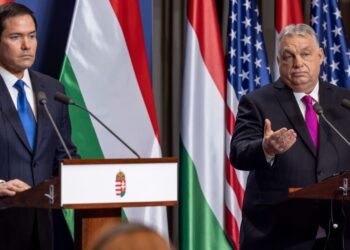 Prieš rinkimus – skambūs žodžiai: Rubio liaupsina Orbaną