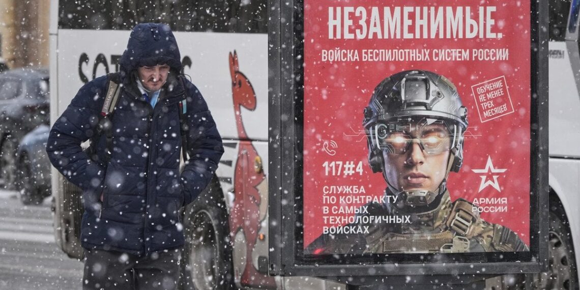 Rusijoje už juokelį apie „SVO veteraną“ – 5,5 metų kalėjimo: ką teisme pasakė komikas