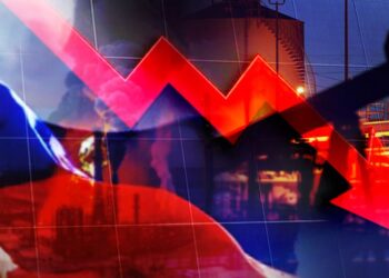 Maskvos finansinė įtampa: naftos pajamos krenta, mokesčiai kyla