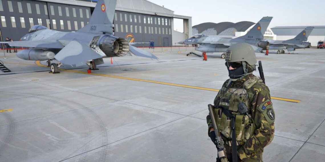 Rusijos dronas kirto NATO oro erdvę: Rumunija pakėlė naikintuvus F-16