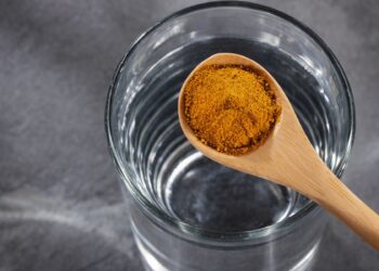 Ryto ritualas, kuris gali pagreitinti metabolizmą: į vandenį įmaišykite šaukštelį šio ingrediento