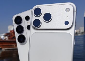 Kova dėl kamerų karūnos: ar „Galaxy S26“ pagaliau aplenks „iPhone“?