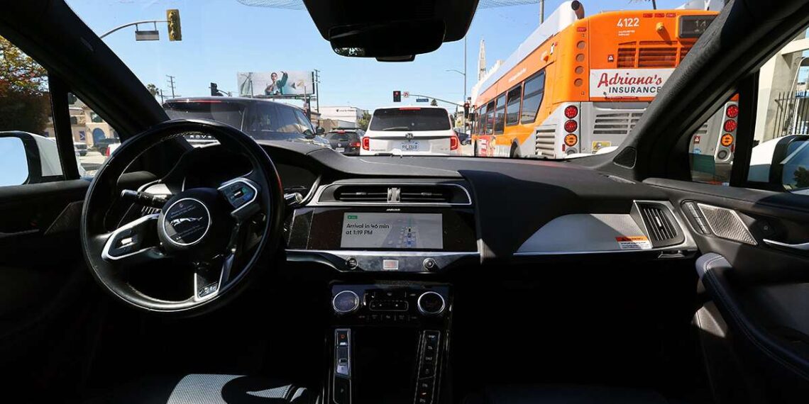 Autonominiai automobiliai įsibėgėja – kaip tai pakeis mūsų kasdienybę?