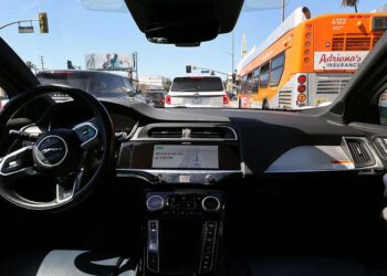 Autonominiai automobiliai įsibėgėja – kaip tai pakeis mūsų kasdienybę?