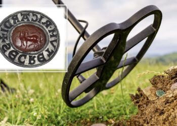 Viduramžių papuošalas su romėniška širdimi: radinys, nustebinęs archeologus