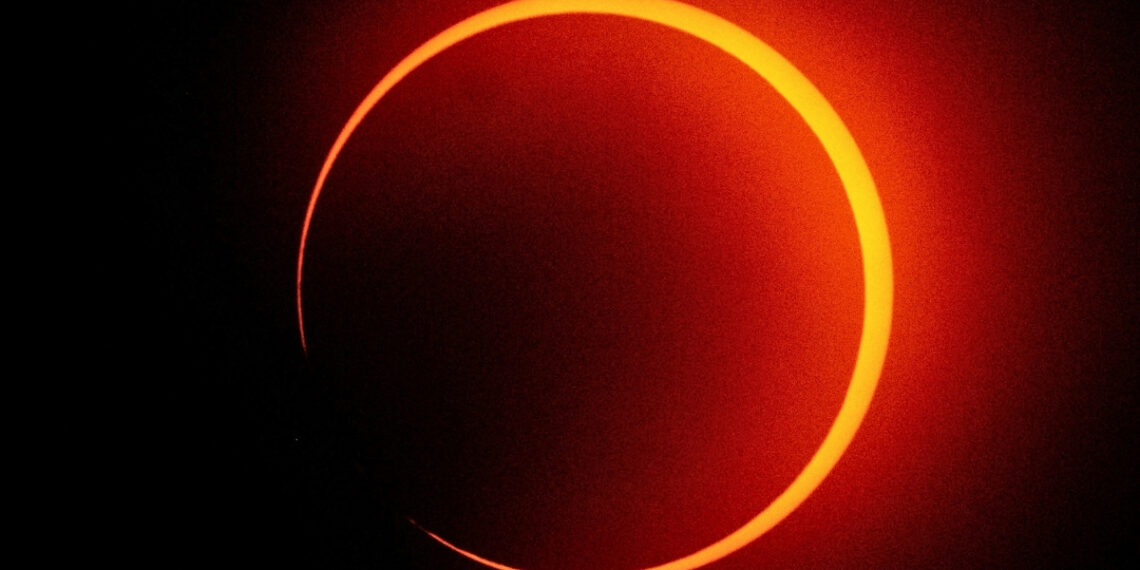 Šią savaitę Antarktidoje įvyks retas „ugnies žiedo“ saulės užtemimas – mokslininkai suintriguoti