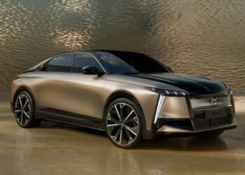 Ilgo nuotolio elektromobiliai: kurie modeliai peržengia 720 km ribą?