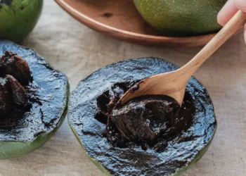 Šis vaisius primena persimoną, tačiau jo skonis – tarsi šokoladinis desertas