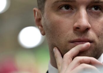 Kraštutinės dešinės lyderis Bardella pasisako prieš Makrono branduolinę strategiją