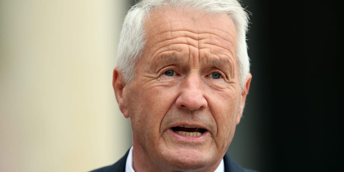 Skandalas su Epsteino šešėliu: buvęs Norvegijos premjeras neteko neliečiamybės