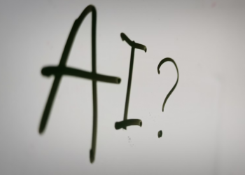 „Google“ dirbtinis intelektas sukėlė skandalą: pranešimuose pasirodė rasinis įžeidimas