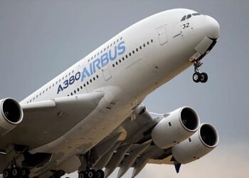 „Airbus“ rekordai ir „Boeing“ problemos: kodėl JAV renkasi rizikingą kelią?