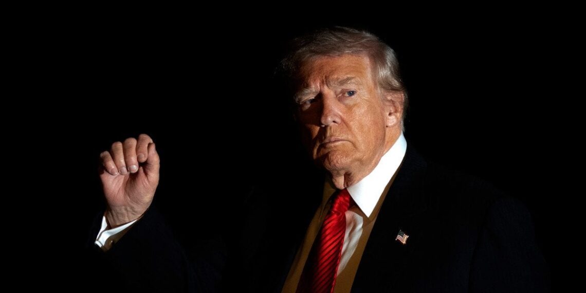 Skandalas JAV: Trumpo paskelbtas AI vaizdo klipas su Obamomis sukėlė kaltinimus rasizmu