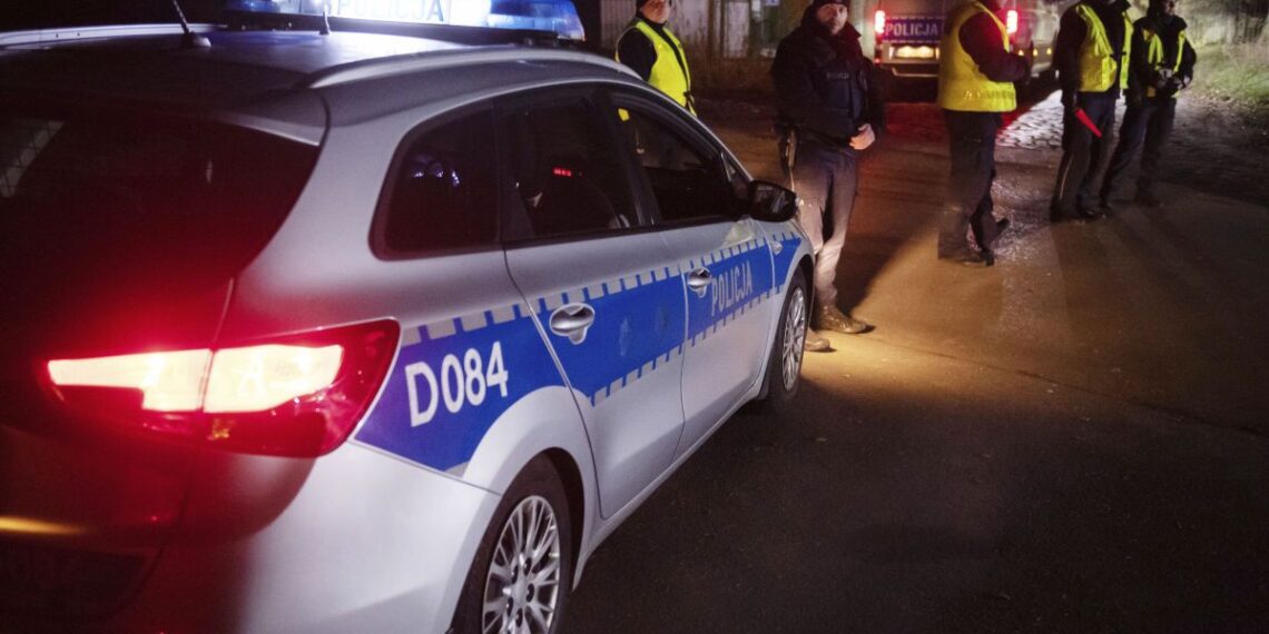 Lenkijoje – išpuolis parduotuvėje: girta pora užpuolė kasininkes