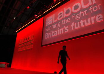 Skandalas Londone: artimas Morgano McSweeney bendražygis traukiasi iš vyriausybės