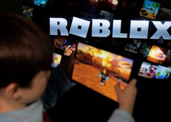 „Roblox“ atsidūrė skandalo centre: keliami klausimai dėl vaikų saugumo