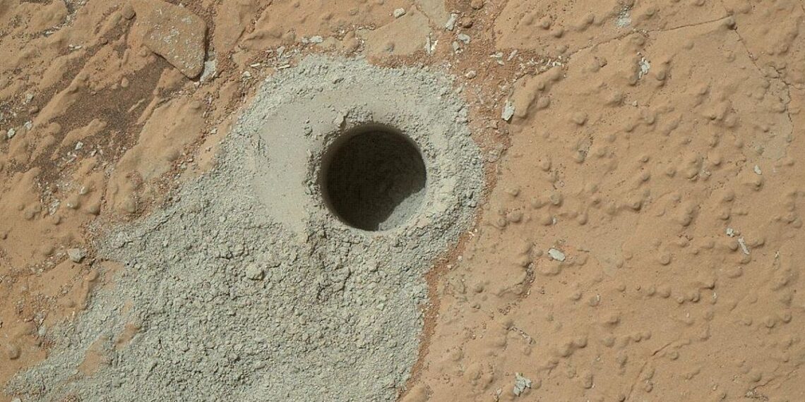 NASA tyrimas sukrėtė mokslininkus: Marse aptikta medžiaga gali rodyti gyvybę