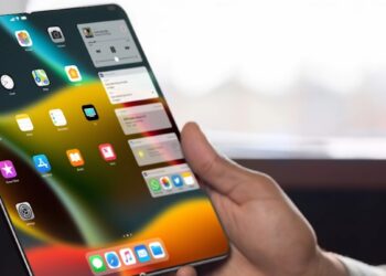 Pirmasis sulankstomas „iPhone“ – jau šiemet: aiškėja dizainas, techninės savybės ir kaina