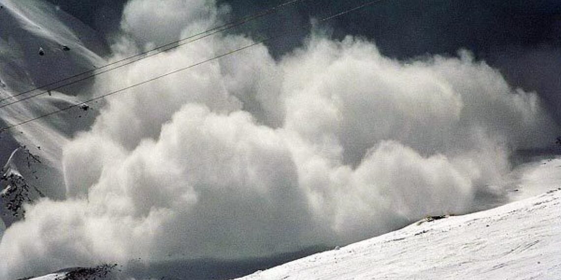 Sniego stichija Kalifornijoje: per rekordinę laviną žuvo mažiausiai aštuoni žmonės