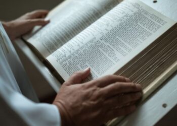 Anglijoje – rimti įtarimai: 68 metų vyskupas, Lordų Rūmų narys, tiriamas dėl galimo išnaudojimo