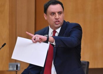 Šokas Britanijoje: Škotijos leiboristų lyderis viešai ragina Starmerį trauktis