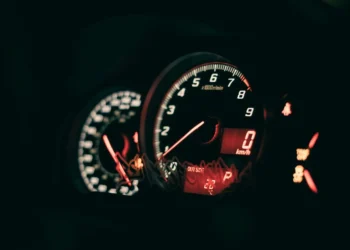 Girdite cypimą po variklio užvedimo? Štai ką tai gali reikšti