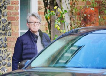 Šokas Londone: buvęs įtakingas britų politikas Peteris Mandelsonas sulaikytas Epsteino tyrime