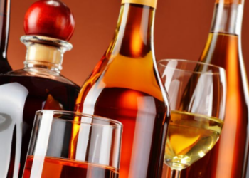 Kiek iš tikrųjų trunka atsigauti po stipraus apsinuodijimo alkoholiu? Medikai paaiškina