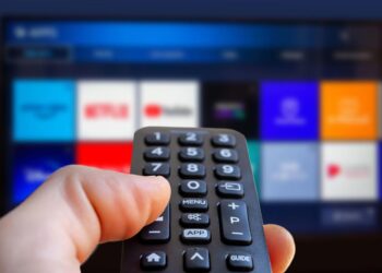 Smūgis „Netflix“ ir „Disney+“: britai keičia žaidimo taisykles