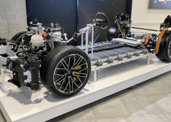 Šokas „Porsche“ gerbėjams: legendiniai elektriniai 718 Cayman ir Boxster gali visai nepasirodyti pardavimuose