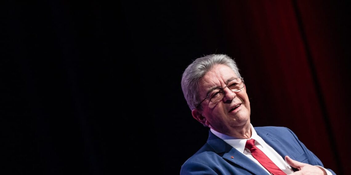 Skandalas Paryžiuje: Mélenchonas įklimpo po aktyvisto mirties