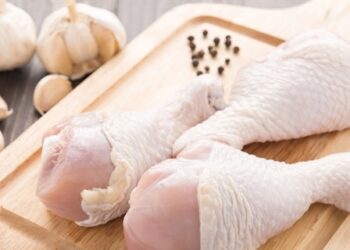 Šokas virtuvėje: pavojingai nešvarios pjaustymo lentelės – viena klaida ir bakterijos atsiduria ant stalo