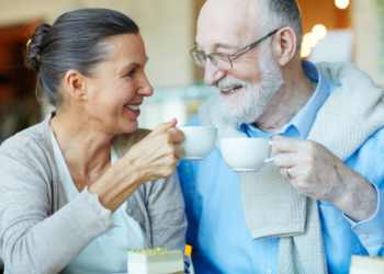 Psichologė atskleidė: kodėl po daugelio bendro gyvenimo metų partneriai praranda meilę ir pagarbą