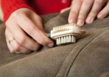 Šokiruojanti žiemos klaida: taip daugelis sugadina drabužius ir batus sniege