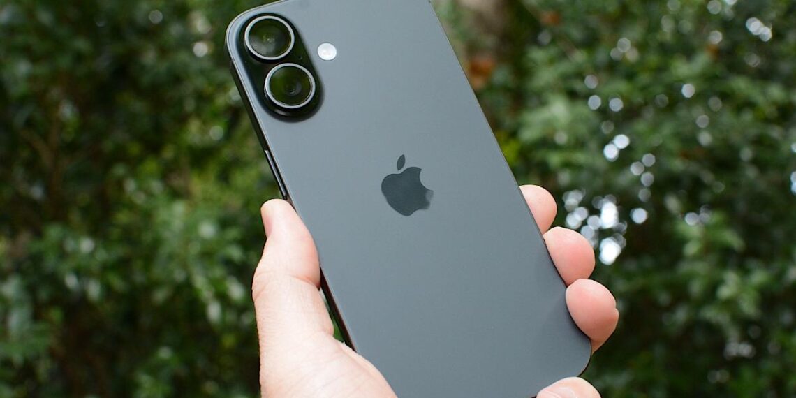 „iPhone“ funkcija, apie kurią žino ne visi: žinutę galima išsiųsti net be ryšio