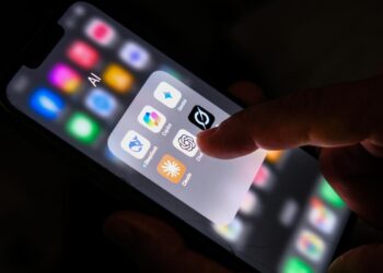 Po Kanadą sukrėtusio išpuolio – „OpenAI“ pripažįsta klaidas ir žada griežtinti saugumą