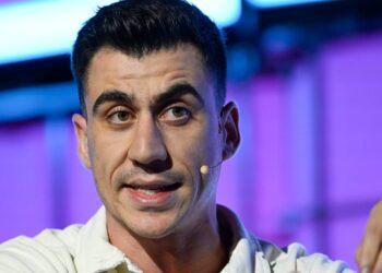 Šokiruojantis sprendimas: jaunas europarlamentaras Fidias palieka Briuselį ir taikosi į Kipro Seimą