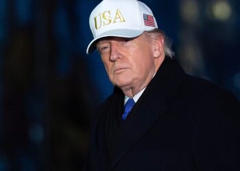 Šokiruojantis Trumpo sprendimas: mažina muitus Indijai po Modi pažado atsisakyti rusiškos naftos