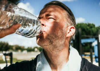 Tyrimas: „amžinieji“ chemikalai gali būti siejami su spartesniu vyrų senėjimu