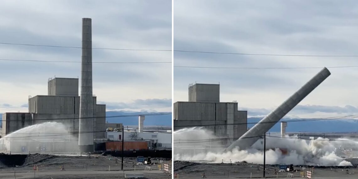 Įspūdingas griovimas Hanforde: per kelias sekundes nugriautas 175 pėdų branduolinis bokštas