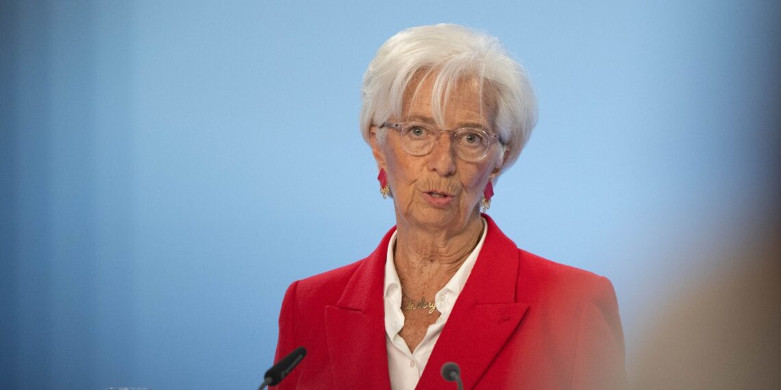 Stabilios ECB palūkanos prieš audringus 2025-uosius: ar ramybė virs skaudžiu šoku rinkoms?