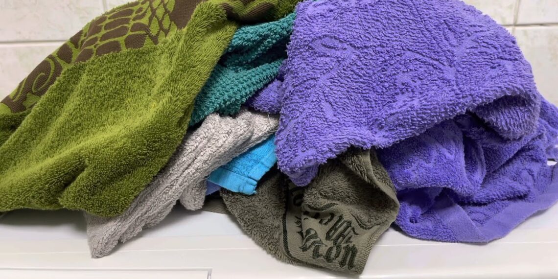Štai ką vietoj brangaus minkštiklio naudoja taupūs žmonės: rankšluosčiai išlieka pūkuoti
