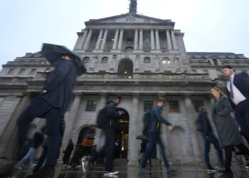 Staigus infliacijos kritimas Jungtinėje Karalystėje sužadino lūkesčius dėl palūkanų