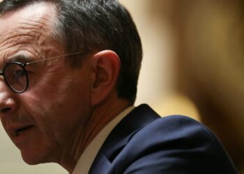 Staigmena Prancūzijoje: B. Retailleau stoja į kovą dėl prezidento posto