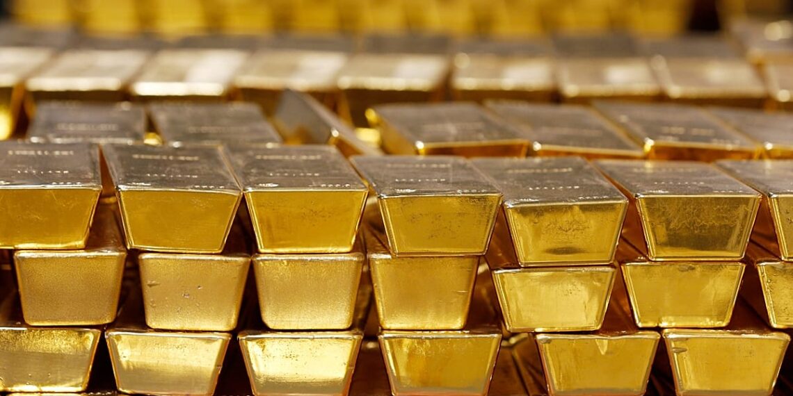 Staigus aukso ir sidabro kainų kritimas supurtė rinkas: ekspertai atskleidė tikrąsias priežastis