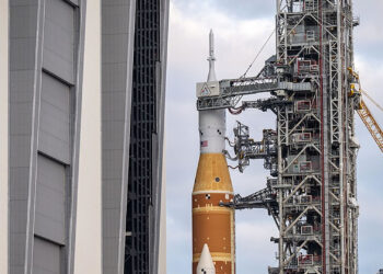 Dėl helio sistemos gedimo NASA atideda „Artemis“ įgulos skrydį į Mėnulį