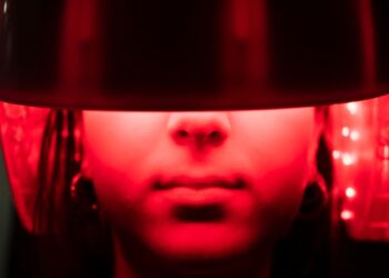 Mokslininkai praneša: šviesos terapija 92 % sumažino plikimo rodiklį