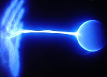 Stulbinantis atradimas: elektronai gali tekėti kaip skystis – artėja elektronikos revoliucija